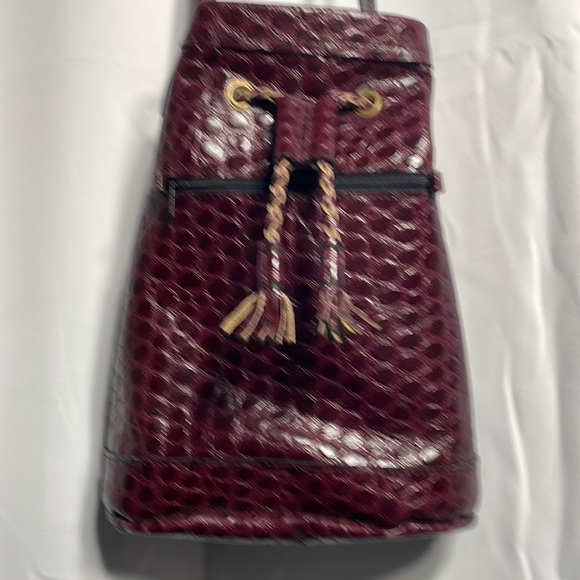 Handmade oxblood leather bucket bag - Picture 2 of 6